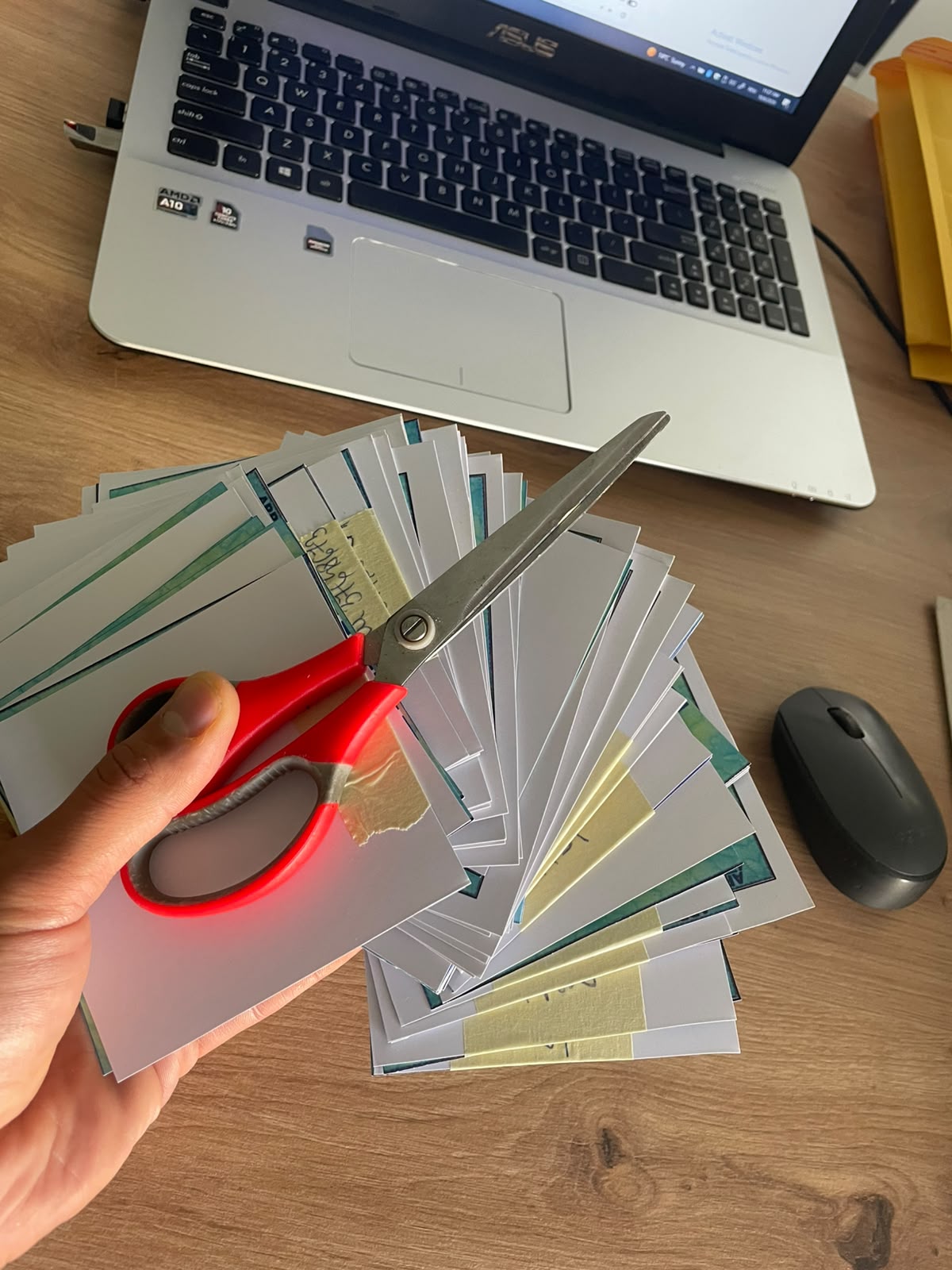 Taxa printare, decupare si montaj ecuson Uber/Bolt 5 lei